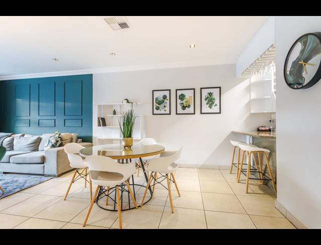 2 BEDROOM APARTMENT FOR SALE IN UMHLANGA RIDGE